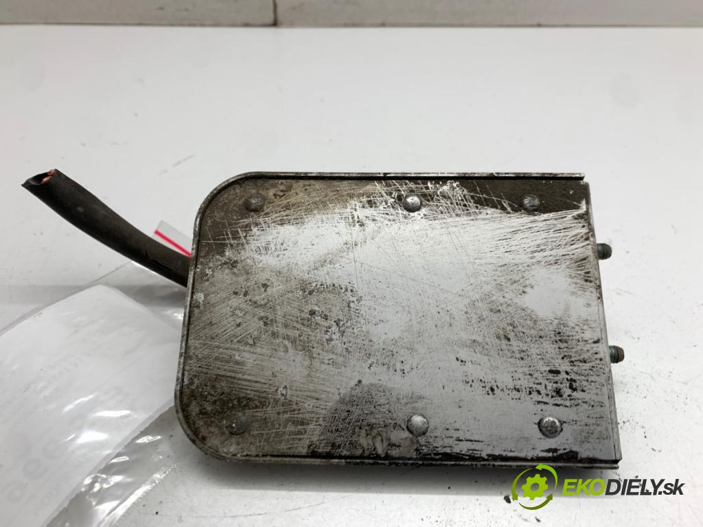 VW PASSAT B5 FL Kombi 2001 74 kW 1.9 TDI 1896 modul ventilátoru 8D0959493A