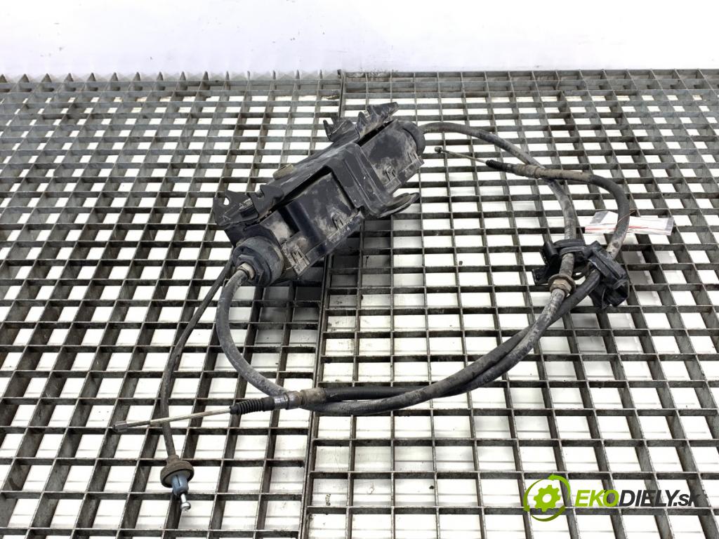BMW F01 sedan 2010 240 kW 740 i, Li 2979 Mechanizmus brzdy ručnej brzdy 6790417 (Ručná brzda)