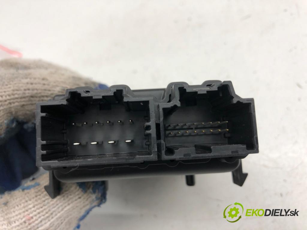 OPEL INSIGNIA B Kombi 2017 121 kW 1.5 (35) 1490 Modul sedačky 13511685