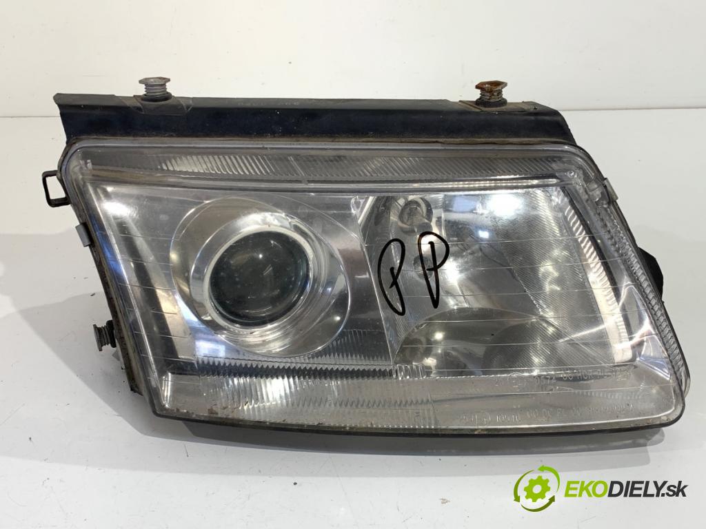 VW PASSAT B5 Kombi 1999 132 kW 2.8 V6 2771 Svetlomet pravy predný 