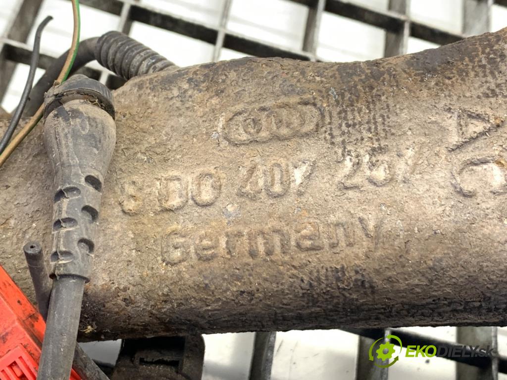 VW PASSAT B5 FL Kombi 2001 74 kW 1.9 TDI 1896 náboj ľavy predný 8D0407257AC