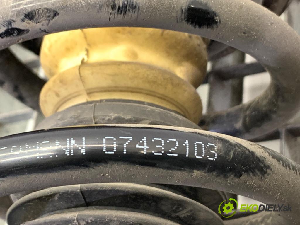 VW PASSAT B5 FL Kombi 2001 74 kW 1.9 TDI 1896 Tlmič pravy predný ZE
