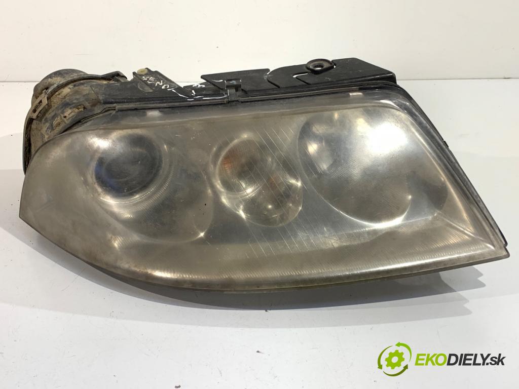 VW PASSAT B5 FL Kombi 2002 96 kW 1.9 TDI 4motion 1896 Svetlomet pravy predný XENON 3B7941016M