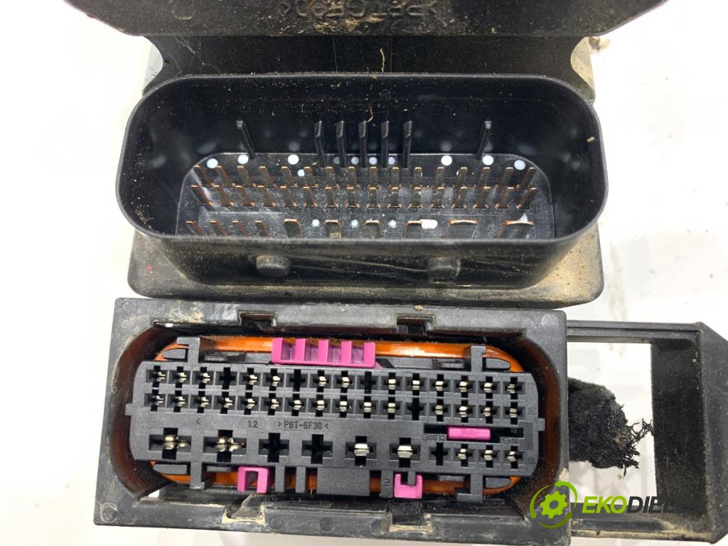 VW PASSAT B5 FL Kombi 2002 96 kW 1.9 TDI 4motion 1896 Pumpa ABS 0265950054 (Pumpa ABS)