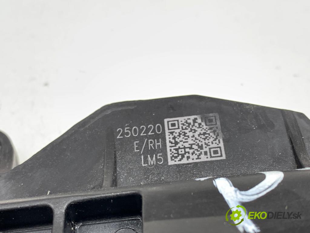HYUNDAI KONA SUV 2025 102 kW 1.6 T-GDi 1598 klika vnitřní pravý zadní část 82623-BE010