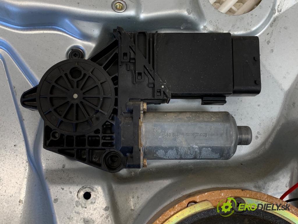 VW PASSAT B5 Kombi 1999 132 kW 2.8 V6 2771 mechanismus okna levý přední část