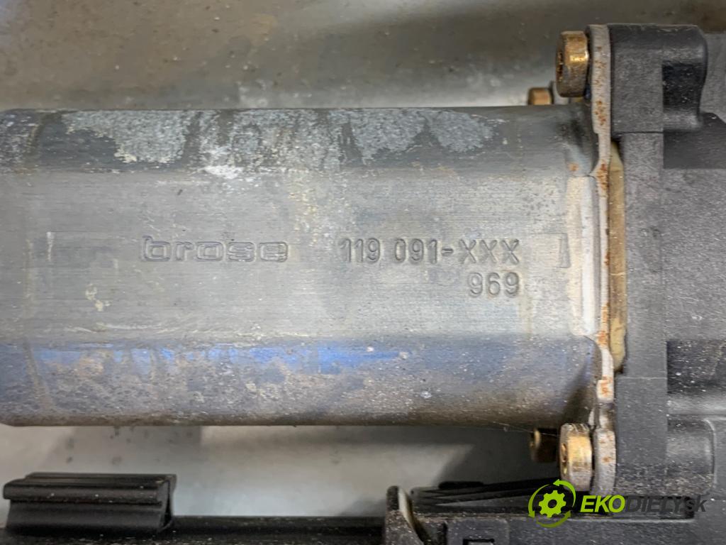 VW PASSAT B5 Kombi 1999 132 kW 2.8 V6 2771 mechanismus okna levý přední část