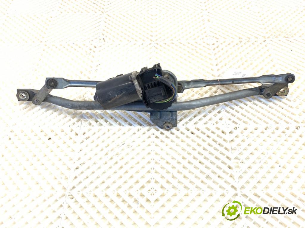 VW PASSAT B5 Kombi 1999 132 kW 2.8 V6 2771 mechanismus stěračů přední část 3B1955113B (Motorek stěračů přední)