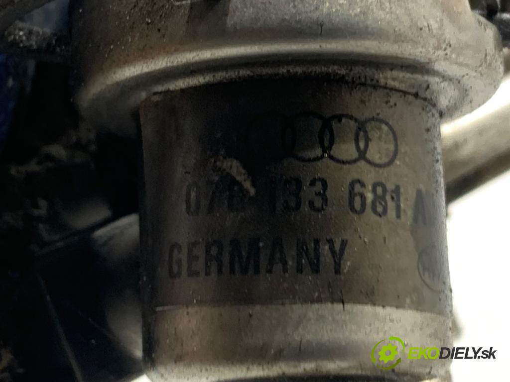 VW PASSAT B5 Kombi 1999 132 kW 2.8 V6 2771 lišta vstřikovací 078133681A (Vstřikovací lišta)