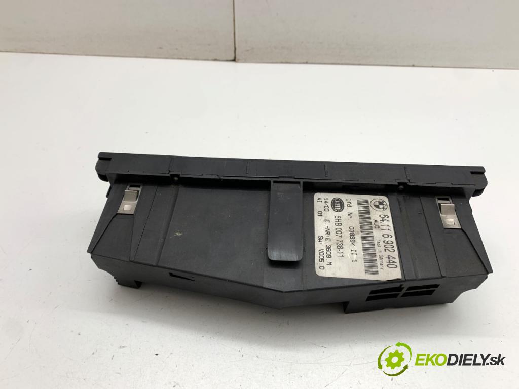 BMW E46 Kombi 2000 135 kW 330 d 2926 Panel ovládania kúrenia 6902440 (Prepínacie páčky pod volantom)