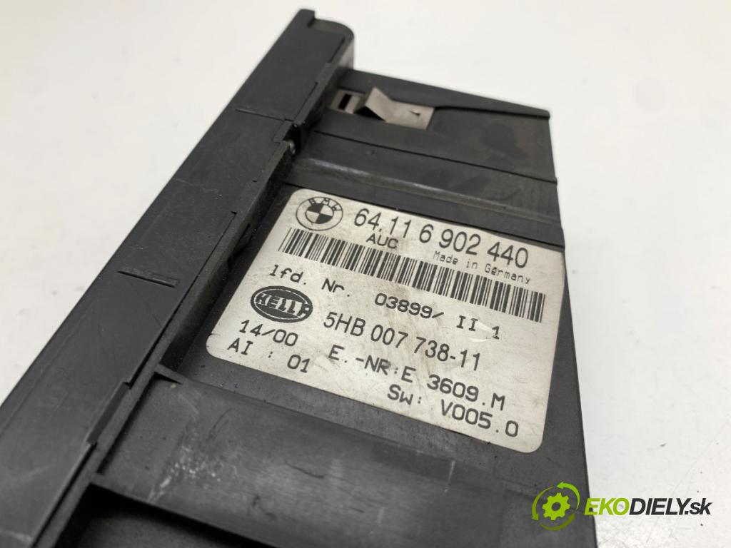 BMW E46 Kombi 2000 135 kW 330 d 2926 Panel ovládania kúrenia 6902440 (Prepínacie páčky pod volantom)