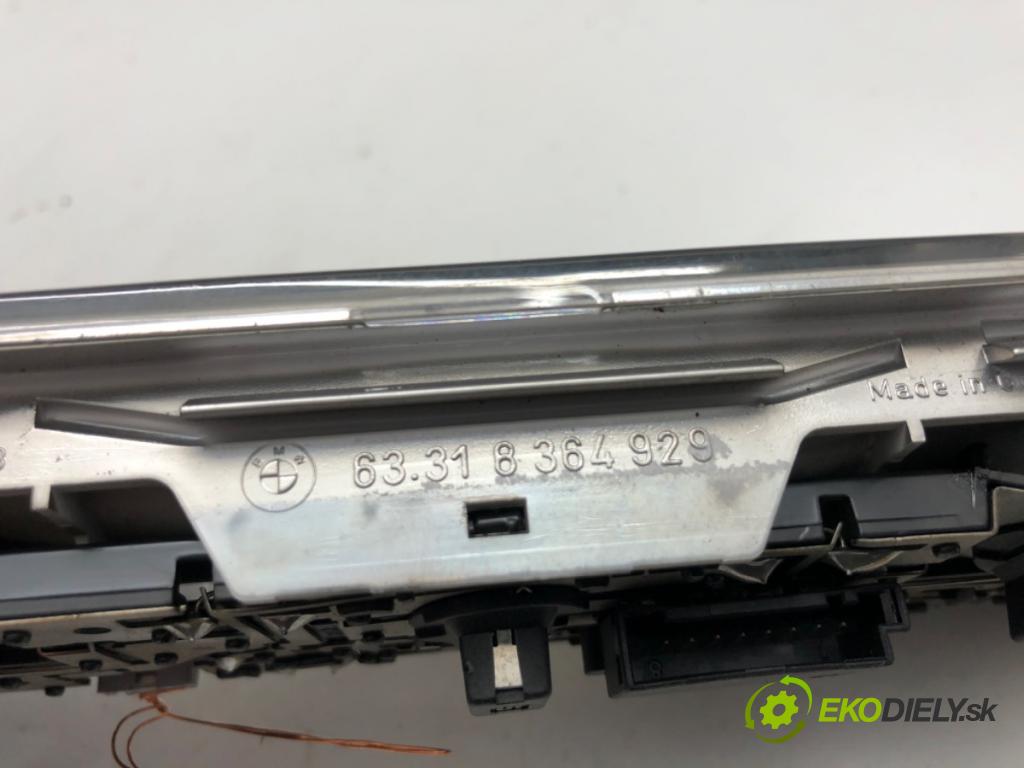 BMW E46 Kombi 2000 135 kW 330 d 2926 světlo stropní 8364929