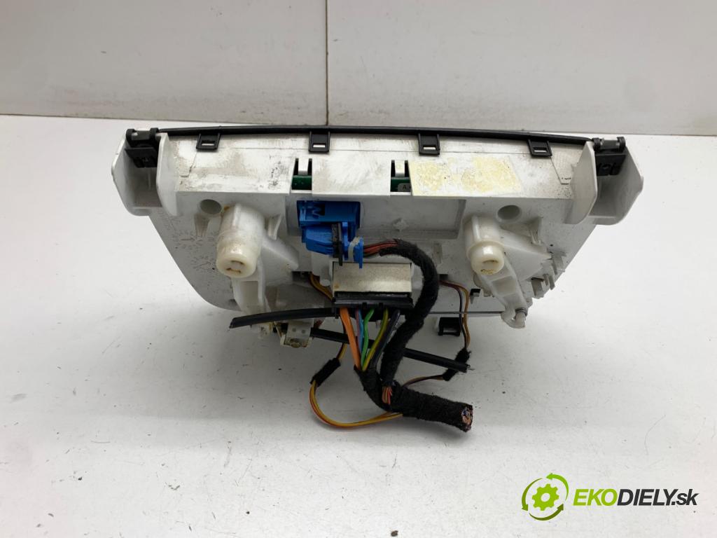 FIAT GRANDE PUNTO liftback 2005 48 kW 1.2 1242 Panel ovládaní topení (Páčky pod volantem)