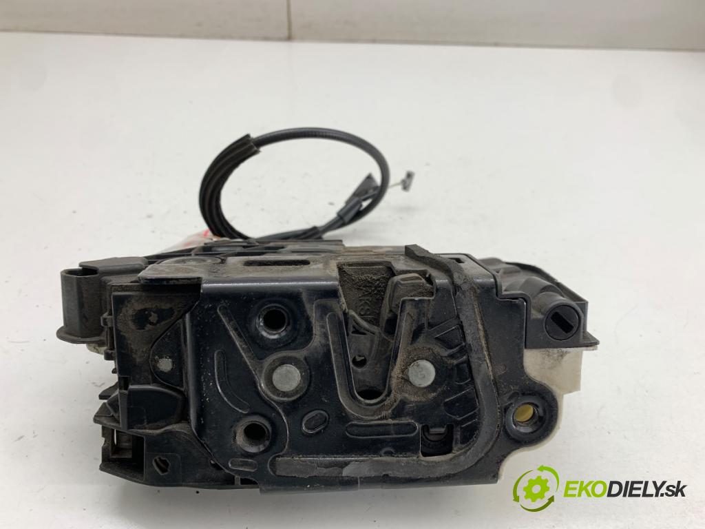 SKODA FABIA II liftback 2012 63 kW 1.4 1390 zámok Dvere pravy predný 5N1837016E