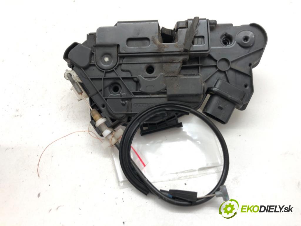 SKODA FABIA II liftback 2012 63 kW 1.4 1390 zámok Dvere ľavy predný 5N1837015E