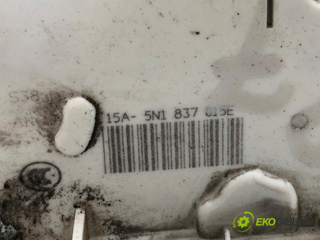SKODA FABIA II liftback 2012 63 kW 1.4 1390 zámok Dvere ľavy predný 5N1837015E