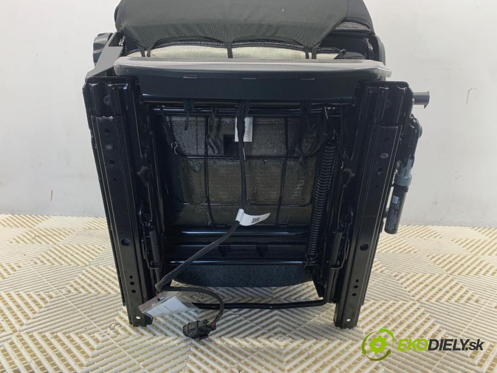 FIAT DUCATO III Autobus 2023 103 kW 140 Multijet 2,2 D 2184 Sedadlo ľavy predný