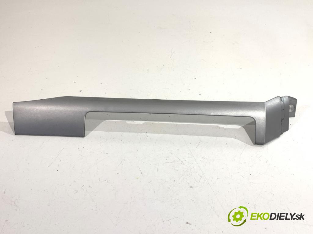 BMW E46 Kombi 2000 135 kW 330 d 2926 lišty kryt 8196103 (Lišta)