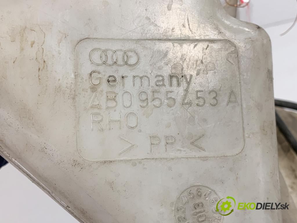 AUDI A6 C5 Kombi 1999 142 kW 2.8 quattro 2771 nádržka ostřikovačů 4B0955453A