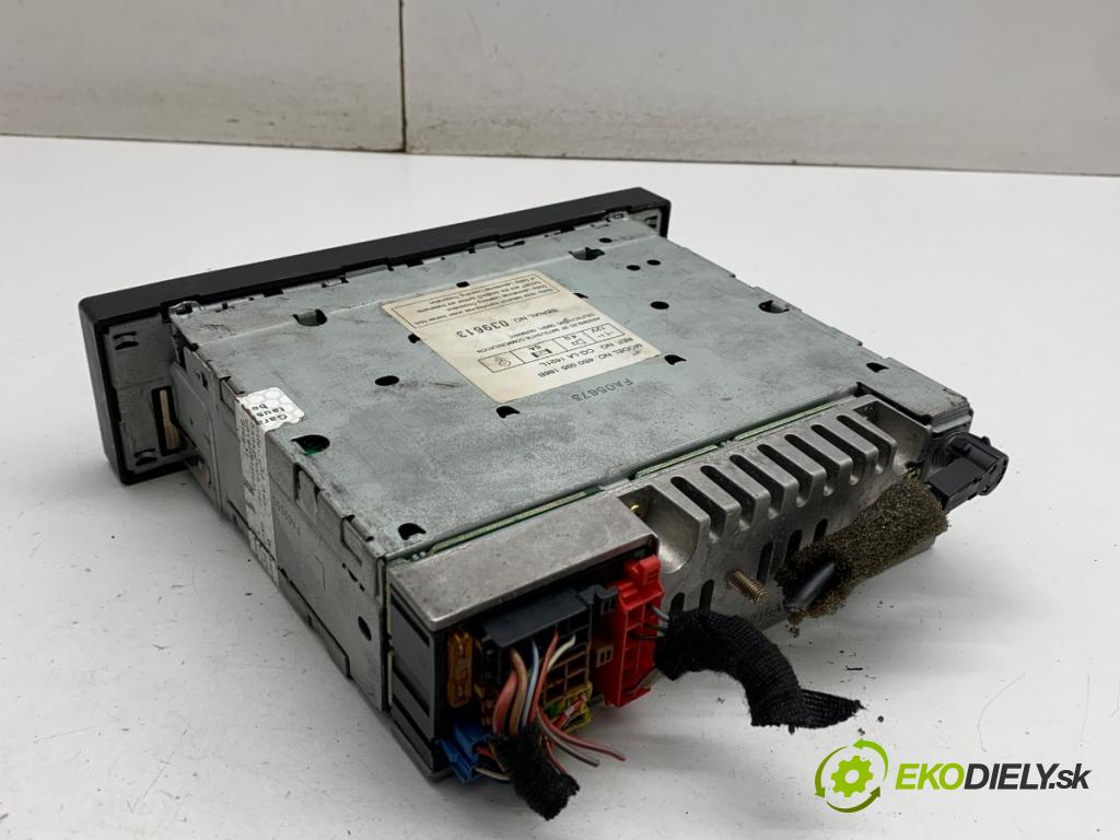 AUDI A6 C5 Kombi 1999 142 kW 2.8 quattro 2771 RADIO 4B0035186B (Audio zariadenie)
