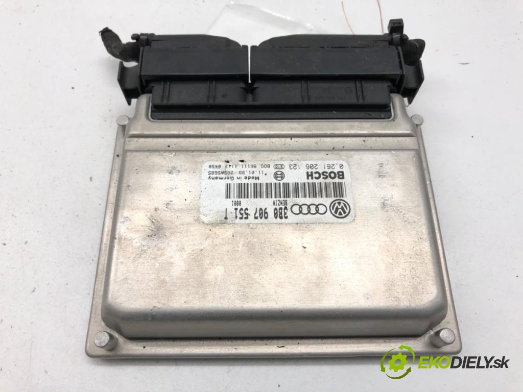 AUDI A6 C5 Kombi 1999 142 kW 2.8 quattro 2771 riadiaca jednotka Motor 3B0907551T (Riadiaca jednotka)