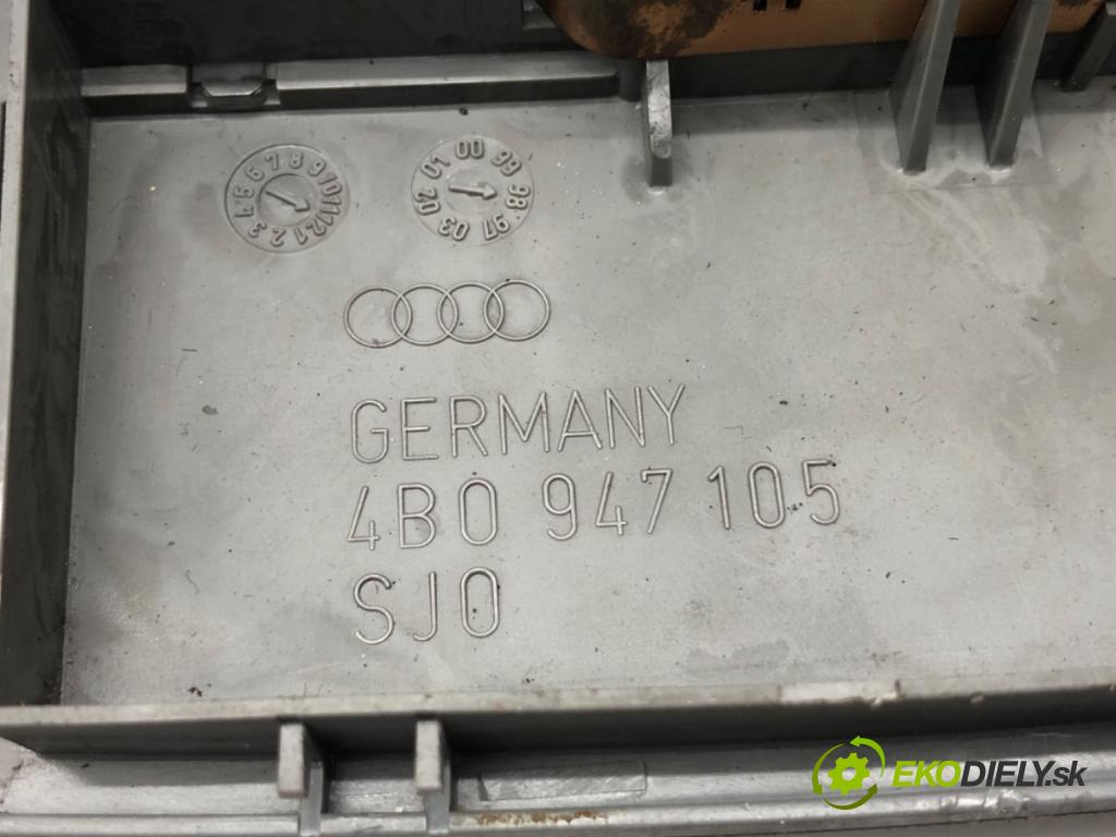 AUDI A6 C5 Kombi 1999 142 kW 2.8 quattro 2771 světlo stropní 4B0947105