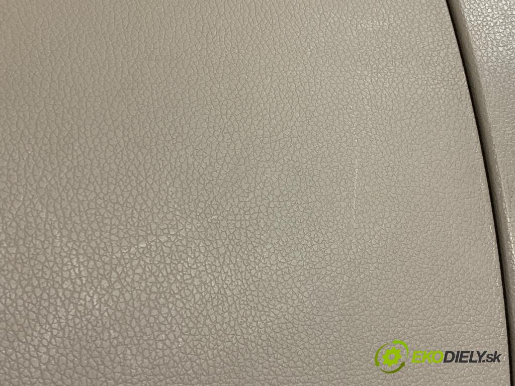 KIA OPTIMA sedan 2014 100 kW 1.7 CRDi 1685 Priehradka, kastlík spolujazdca 2T845-40001 (Priehradka (kastlík))