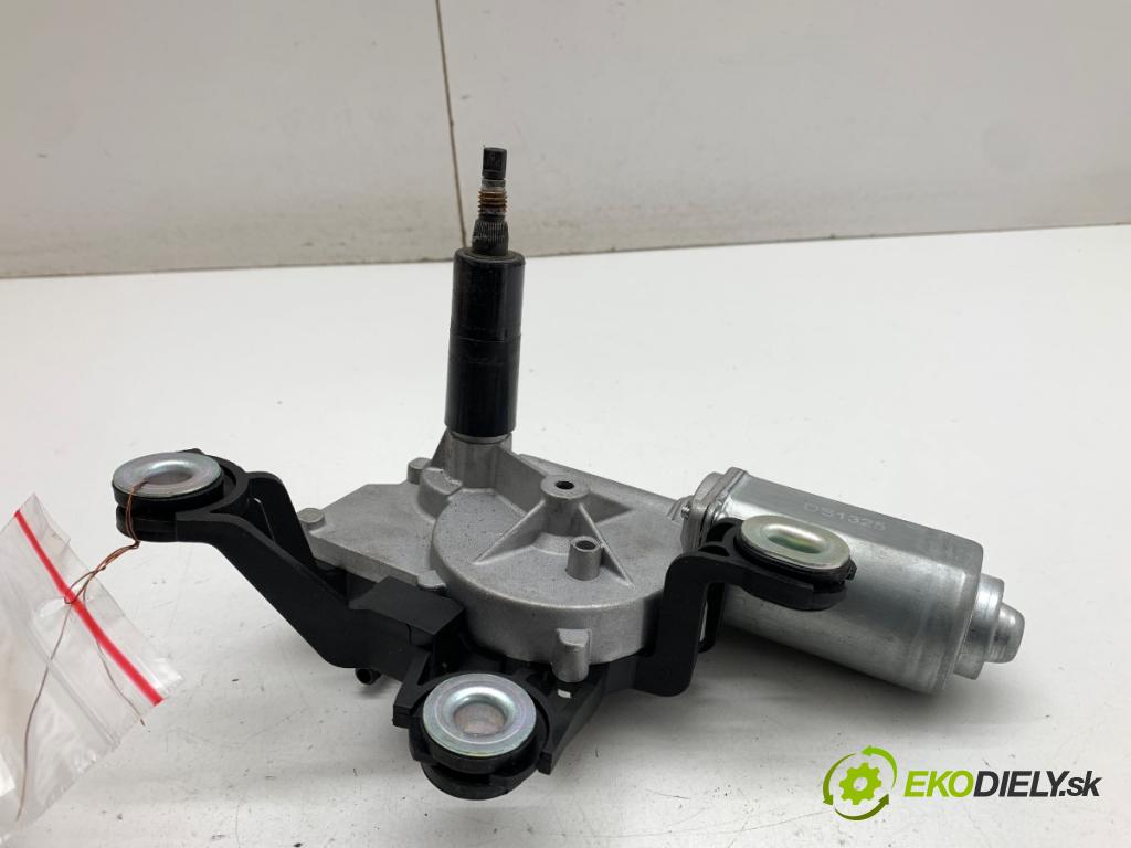 SKODA FABIA II liftback 2012 63 kW 1.4 1390 Motor stieračov zad