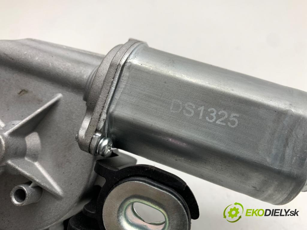 SKODA FABIA II liftback 2012 63 kW 1.4 1390 Motor stieračov zad