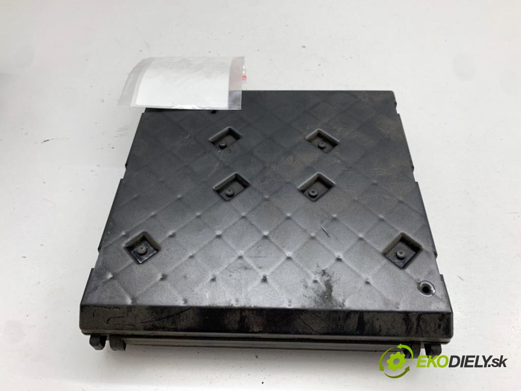 SKODA FABIA II liftback 2012 63 kW 1.4 1390 modul komfortu 6R7937086K (Komfortní modul)