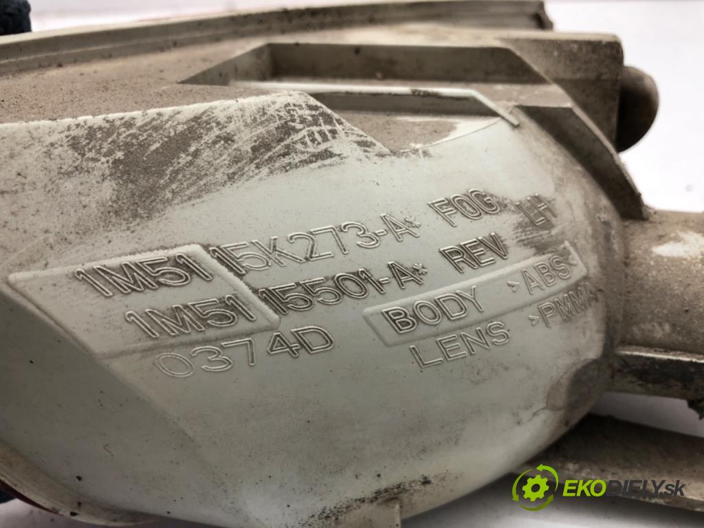 FORD FOCUS MK1 liftback 2003 74 kW 1.6 16V 1596 světlo nárazníka levý zadní část 1M51-15K273-A