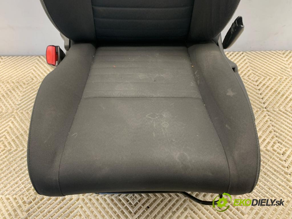 RENAULT MEGANE III Kombi 2014 97 kW 1.2 TCe (KZ16, KZ28) 1197 Sedadlo ľavy predný