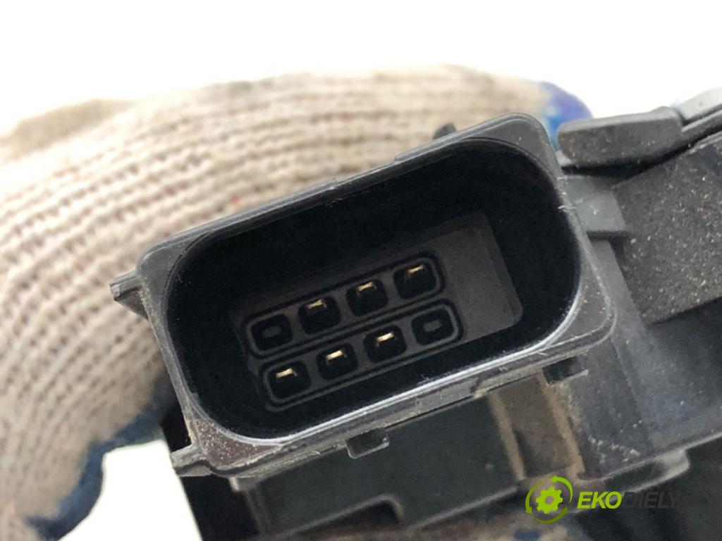FIAT DUCATO III Autobus 2023 103 kW 140 Multijet 2,2 D 2184 zámok dveře pravý zadní část 46862608