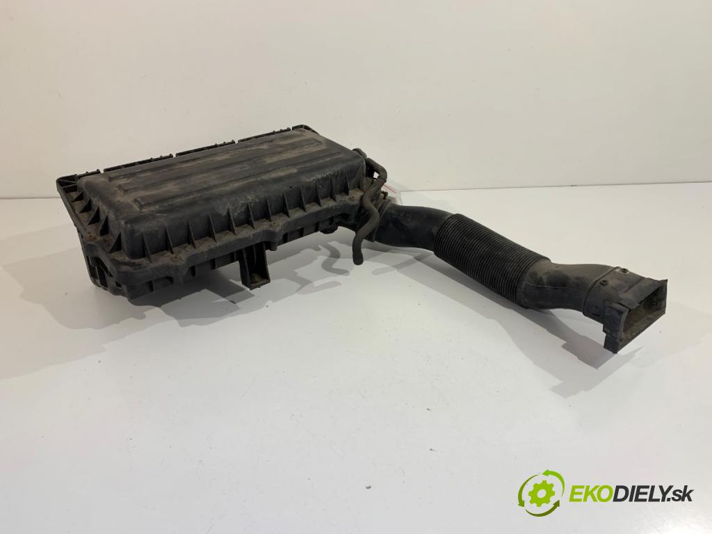 SKODA FABIA II liftback 2012 63 kW 1.4 1390 obal filtra vzduchu 036129611CD (Kryt vzduchového filtru)