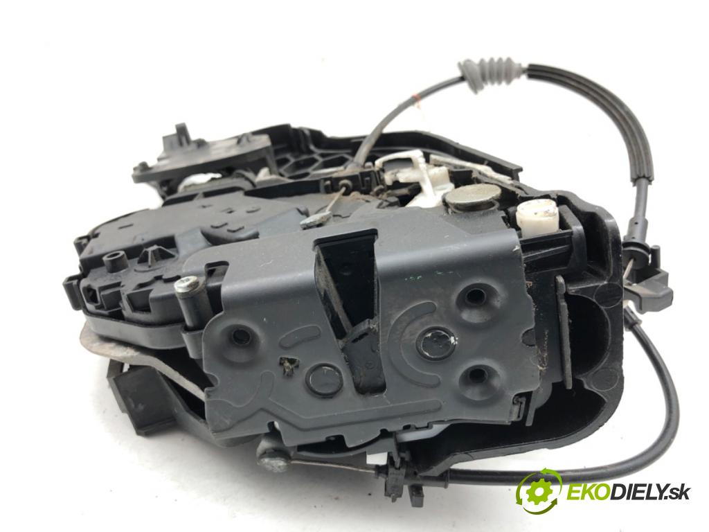 VOLVO S40 II sedan 2004 100 kW 2.0 D 1998 zámok dveře pravý zadní část 30699112