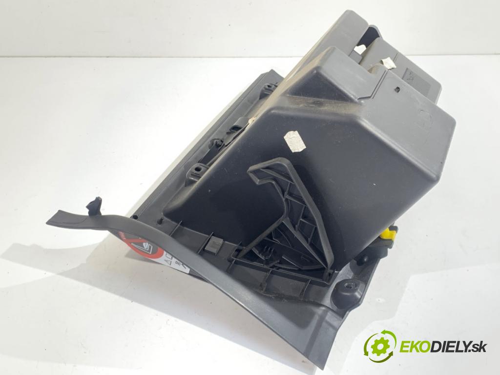OPEL CORSA D liftback 2009 64 kW 1.4 (L08, L68) 1398 Priehradka, kastlík spolujazdca 13205097 (Priehradka (kastlík))