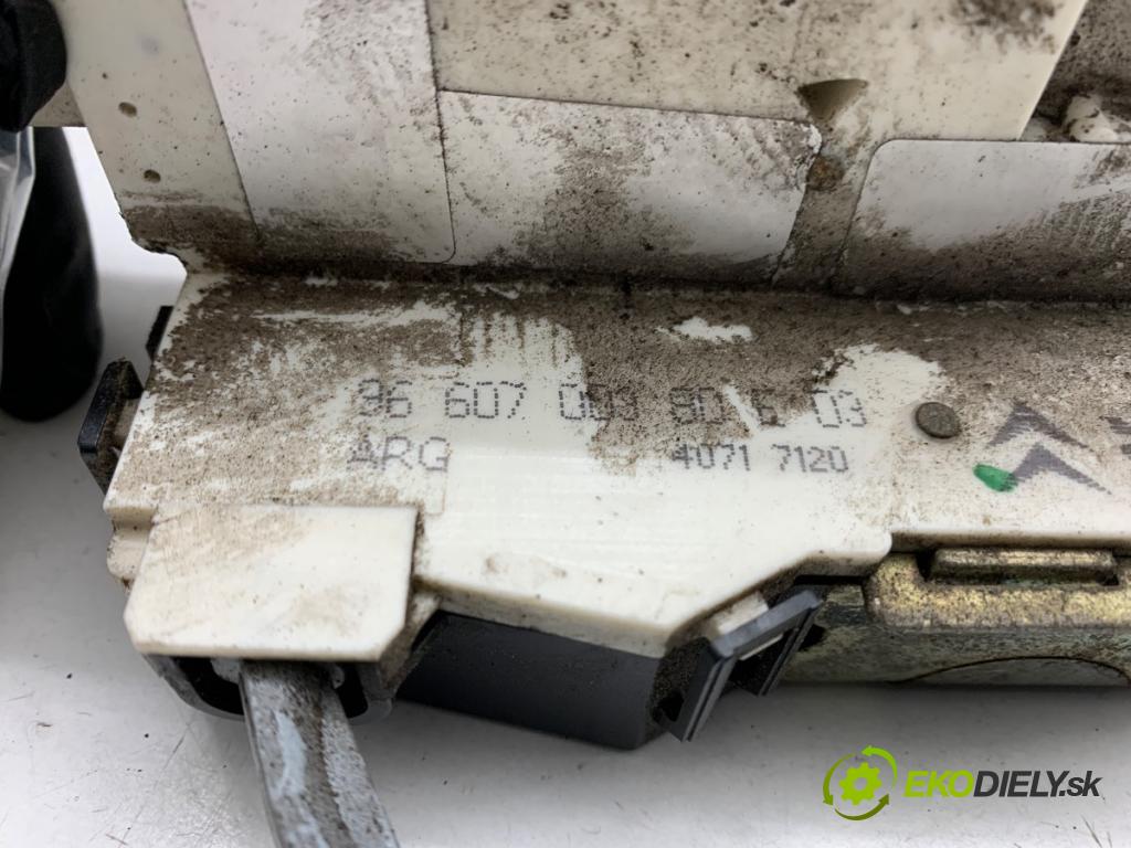 CITROEN C4 I liftback 2005 80 kW 1.6 16V 1587 zámok Dvere ľavy zad 9660700380