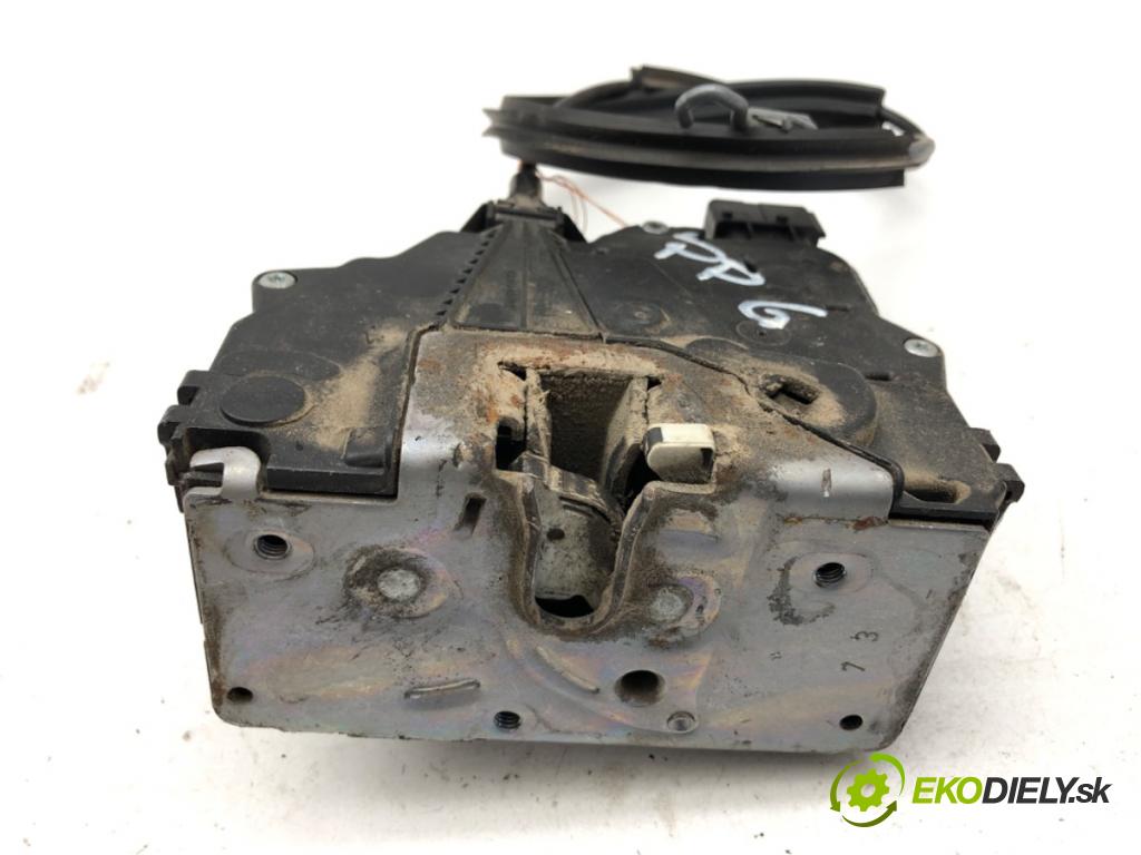 OPEL CORSA D liftback 2009 64 kW 1.4 (L08, L68) 1398 zámok dveře pravý přední část 13258274