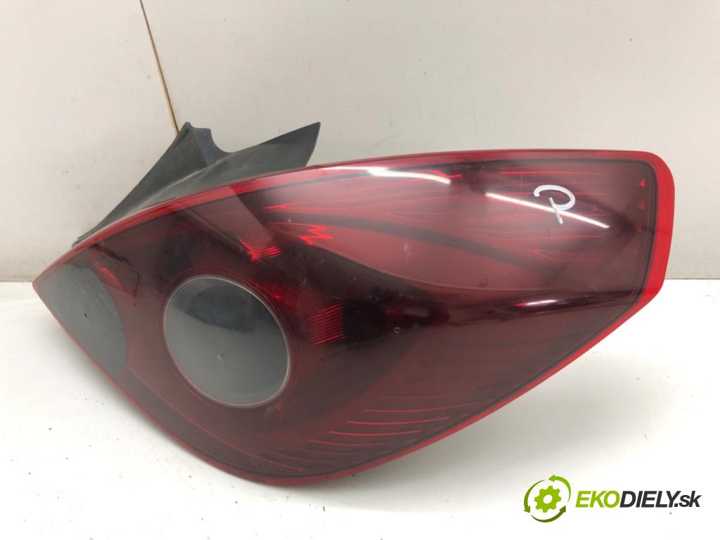 OPEL CORSA D liftback 2009 64 kW 1.4 (L08, L68) 1398 Svetlo pravy zad 13242812