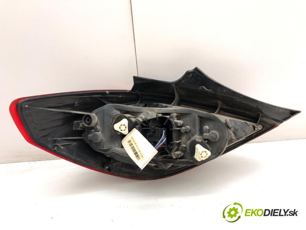 OPEL CORSA D liftback 2009 64 kW 1.4 (L08, L68) 1398 Svetlo pravy zad 13242812