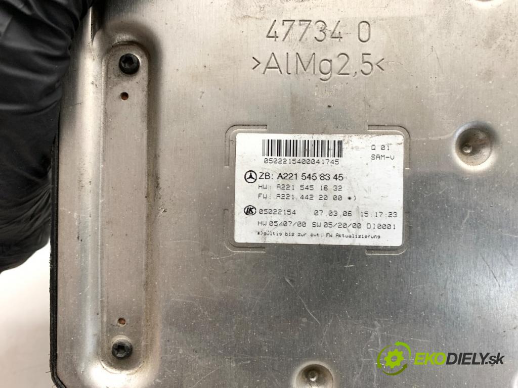MERCEDES-BENZ W221 sedan 2006 173 kW S 320 CDI (221.022, 221.122) 2987 modul SAM A2215458345 (Elektrosoučásti ostatní)