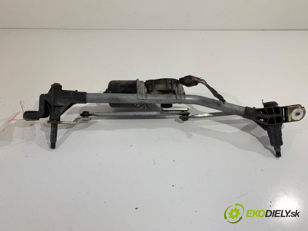 RENAULT MEGANE III liftback 2010 63 kW 1.5 dCi 1461 mechanismus stěračů přední část W000007226 (Motorek stěračů přední)