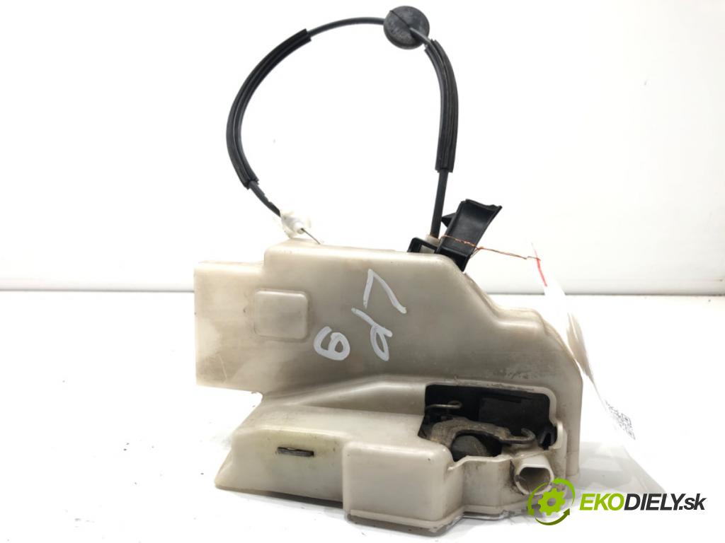 PORSCHE CAYENNE SUV 2003 250 kW S 4.5 4511 zámok Dvere ľavy predný