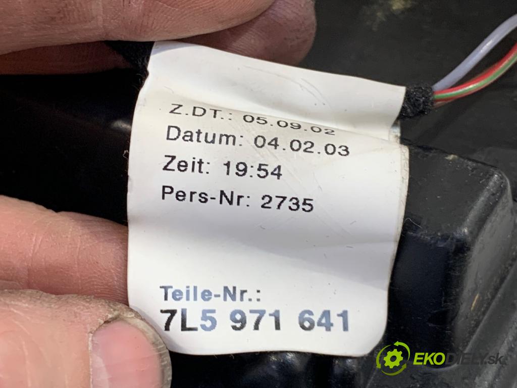 PORSCHE CAYENNE SUV 2003 250 kW S 4.5 4511 Lakťová opierka (Lakťová opierka)