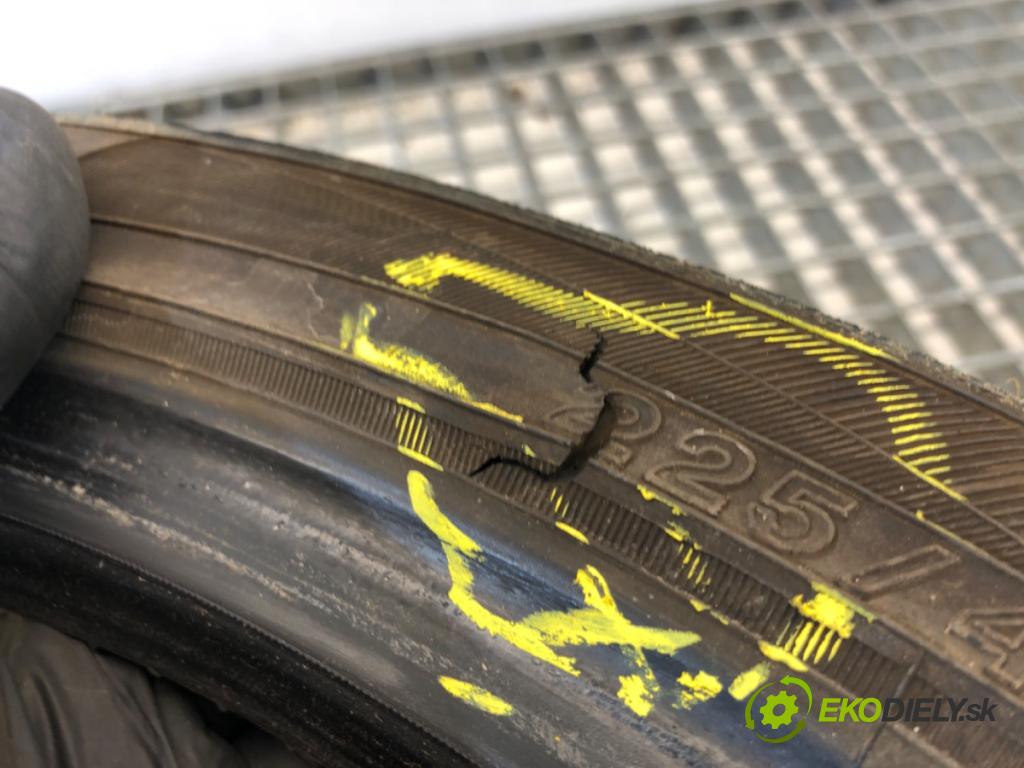 --- --- PNEUMATIKY: 2X 225/40 R18 YOKOHAMA