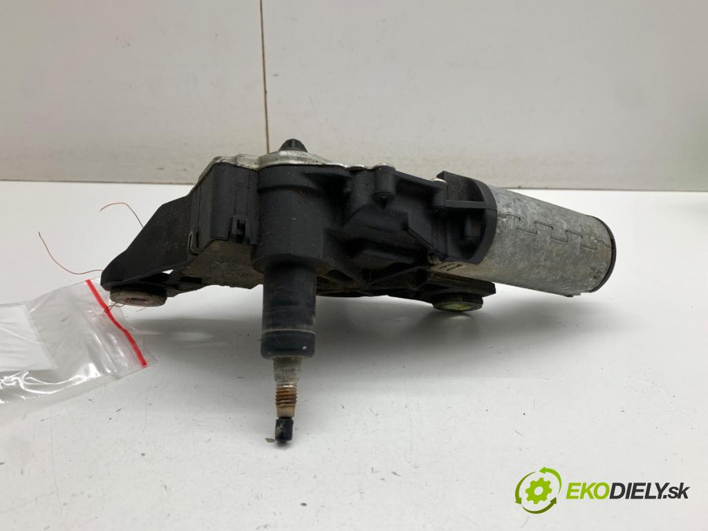 VW PASSAT B5 Kombi 1997 110 kW 1.8 T 1781 Motor stieračov zad 8L0955711