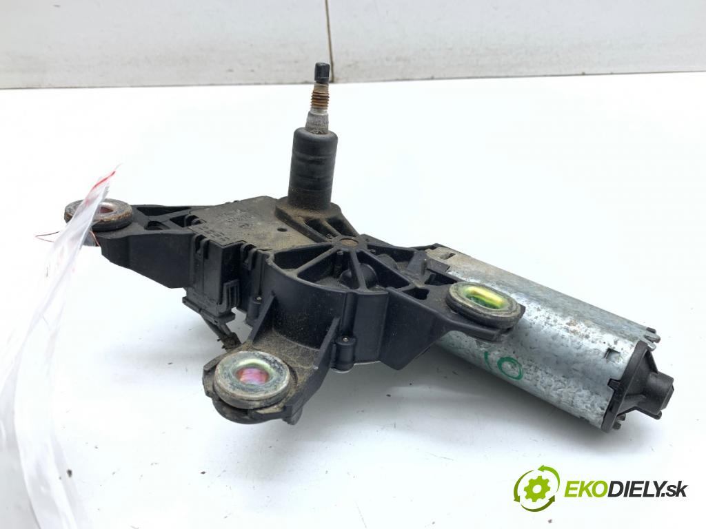 VW PASSAT B5 Kombi 1997 110 kW 1.8 T 1781 Motor stieračov zad 8L0955711