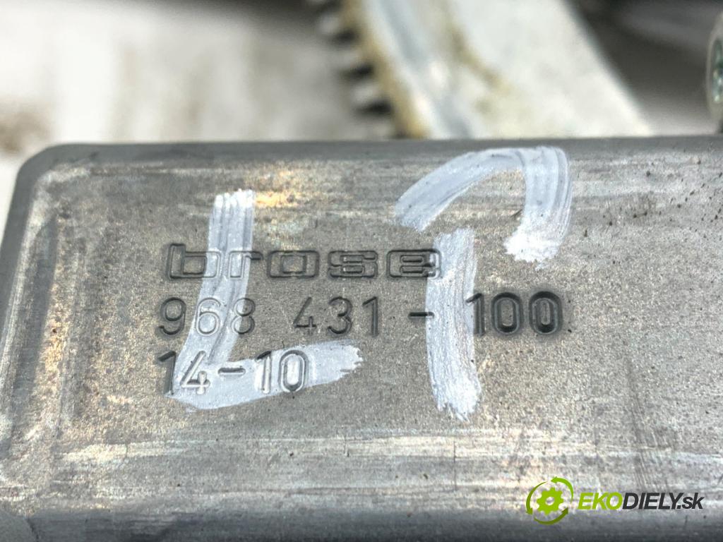 RENAULT MEGANE III Kombi 2014 97 kW 1.2 TCe (KZ16, KZ28) 1197 mechanismus okna levý přední část 807310246R