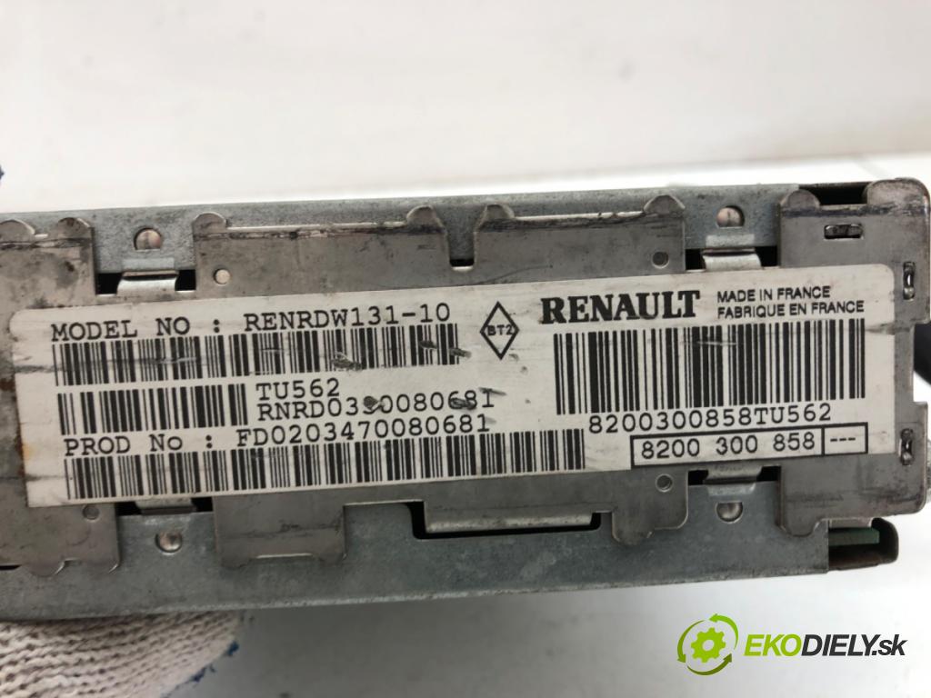RENAULT SCÉNIC II nadwozie wielkoprzestrzenne (MPV) 2003 85 kW 1.9 D 1870 RADIO 8200300858 (Audio zariadenie)