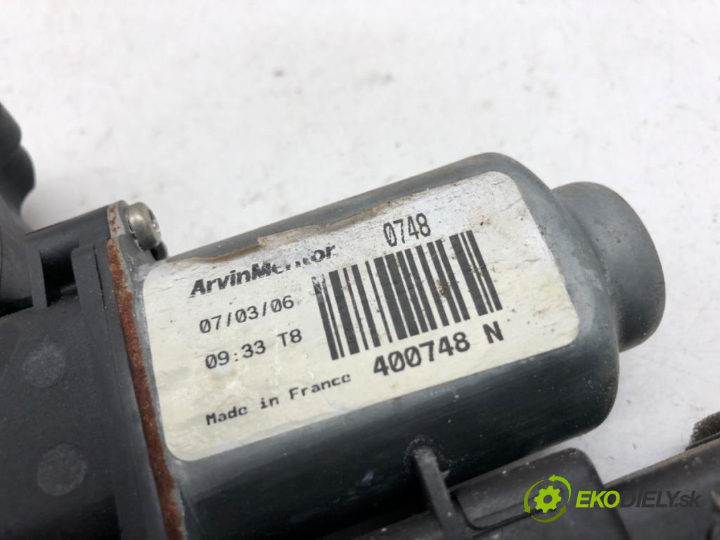RENAULT SCÉNIC II nadwozie wielkoprzestrzenne (MPV) 2003 85 kW 1.9 D 1870 Motor sťahovania okna ľavy predný 400748N
